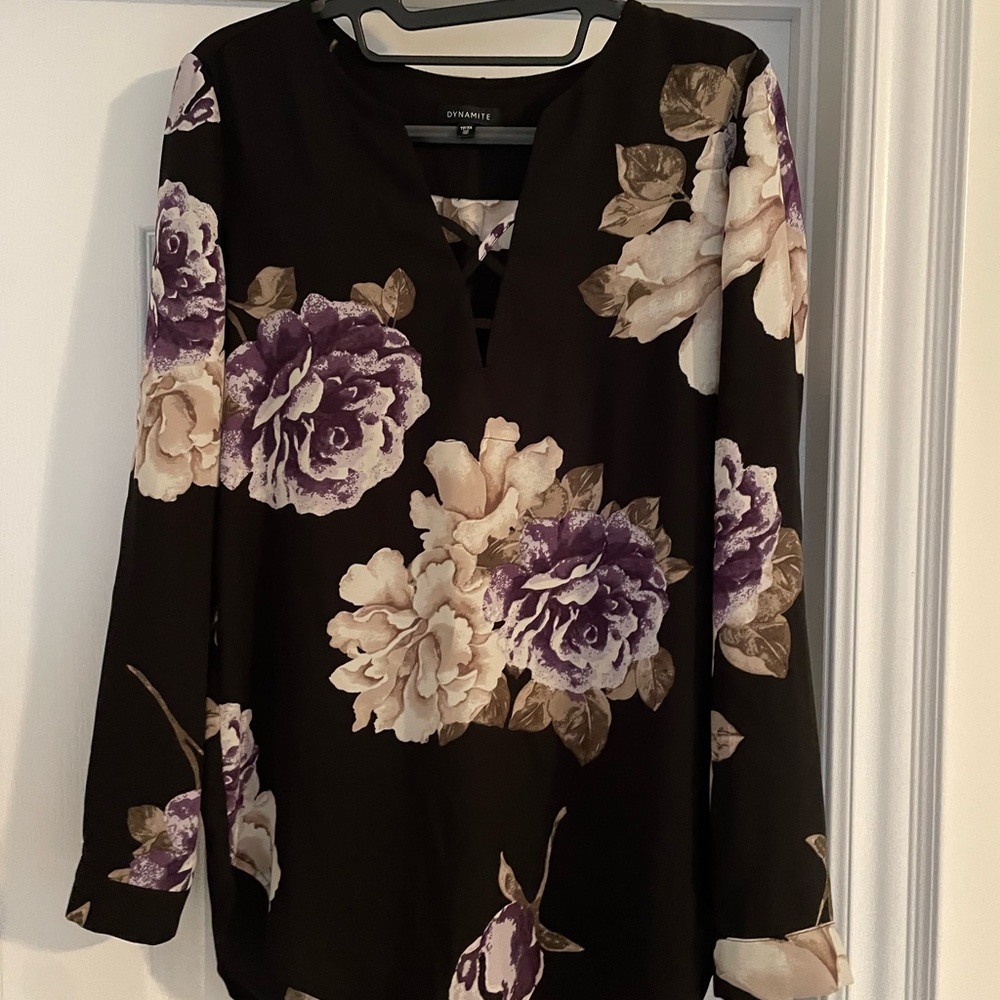 Dynamite XS Long Sleeve Top